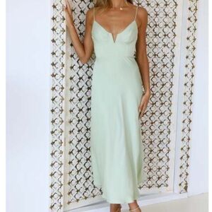 Hello Molly - Private Kiss Midi Dress Avocado